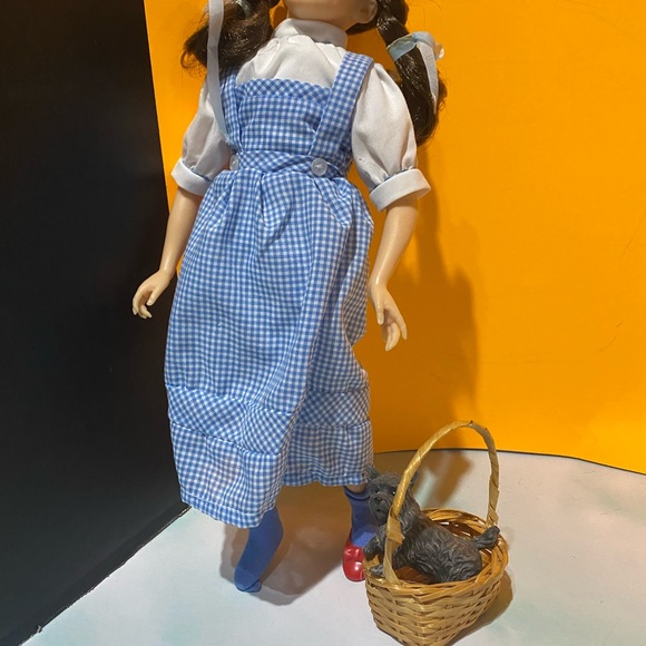 WIZARD OF OZ VINTAGE MGM DOROTHY & TOTO DOG PICNIC BASKET HAMILTON GIFT 14” DOLL - Picture 3 of 15